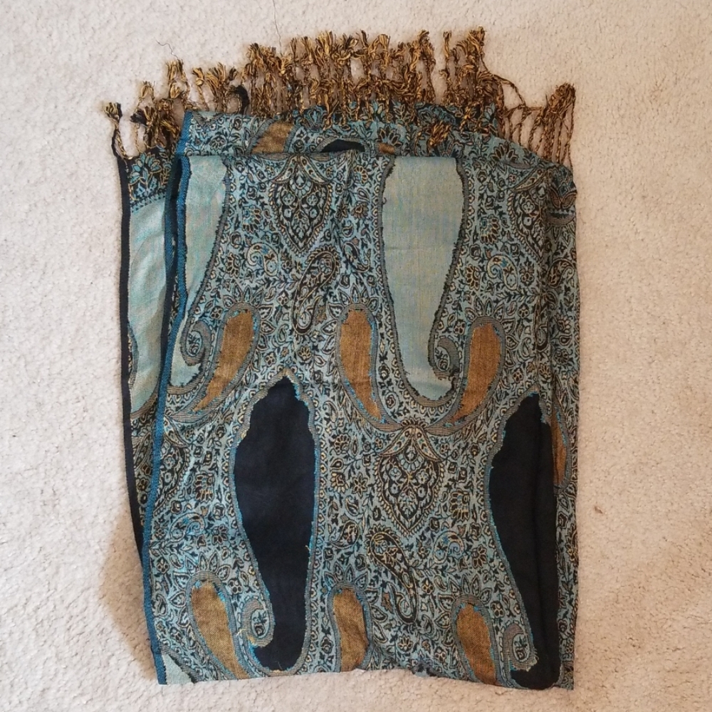 Beautiful Pashmina - Made In Qatar